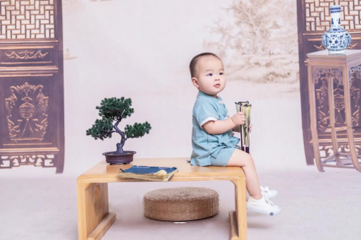 渑池孕妇肚子上的黑线